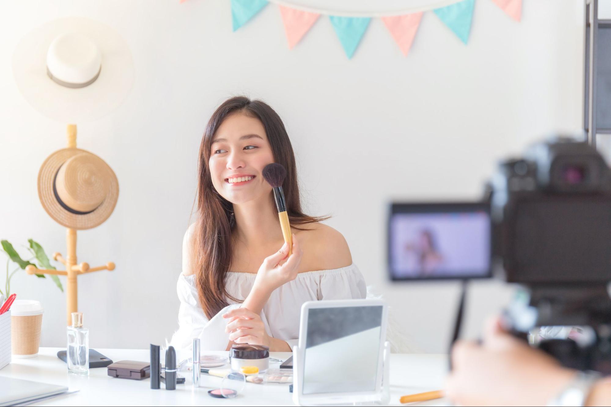 KOC kiếm tiền từ việc nhận review sản phẩm 